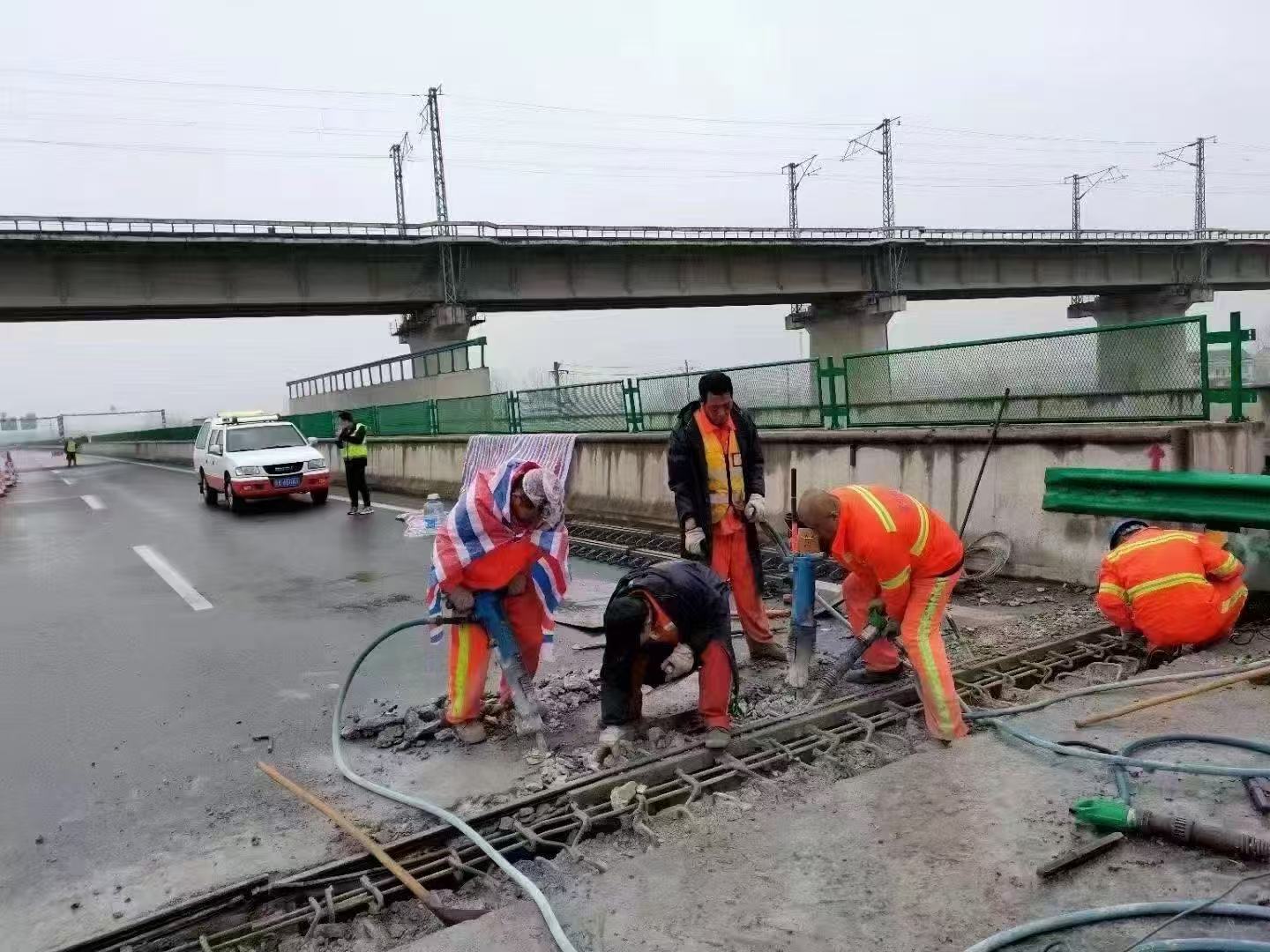 滴道桥梁伸缩缝抢修料